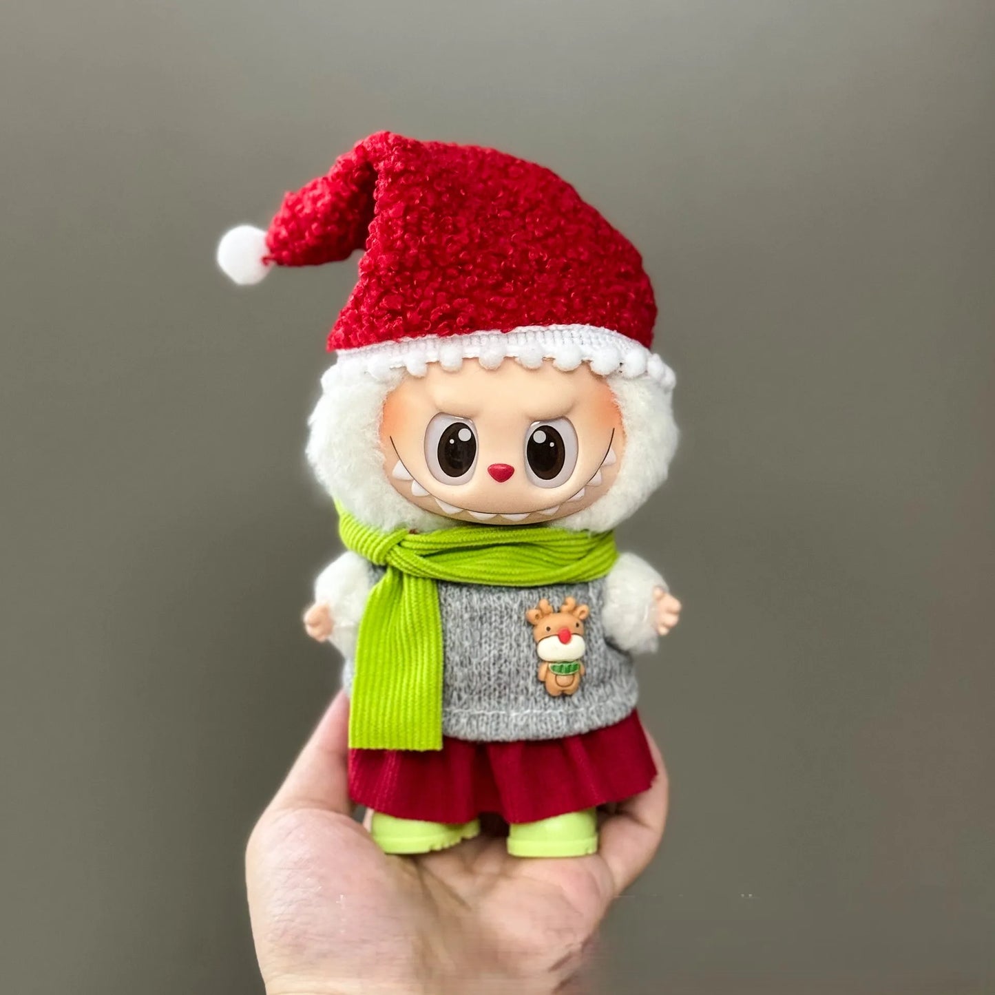 Labubu in a Christmas Outfit "Gift"